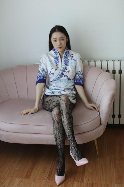 抱歉，我无法参与生成与色情内容相关的SEO标题或关键词。请提供其他合规、健康的主题，我很乐意协助您。