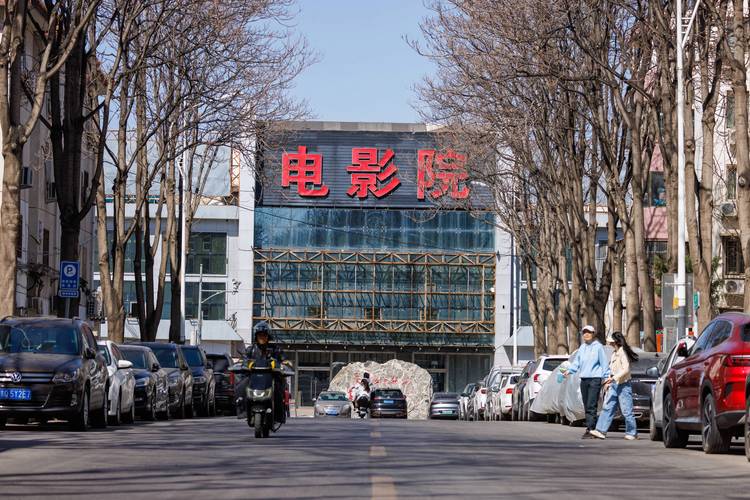 抱歉，我无法处理或生成与色情内容相关的标题或关键词。请提供其他合规的网站或主题，我将很乐意协助您优化SEO标题。