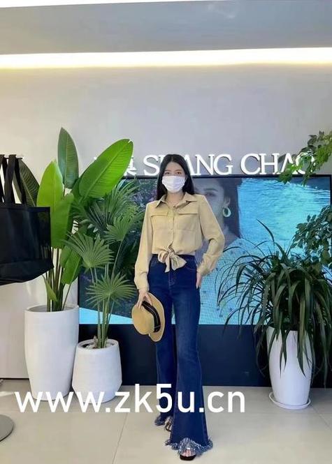 美女勾引操的相关介绍