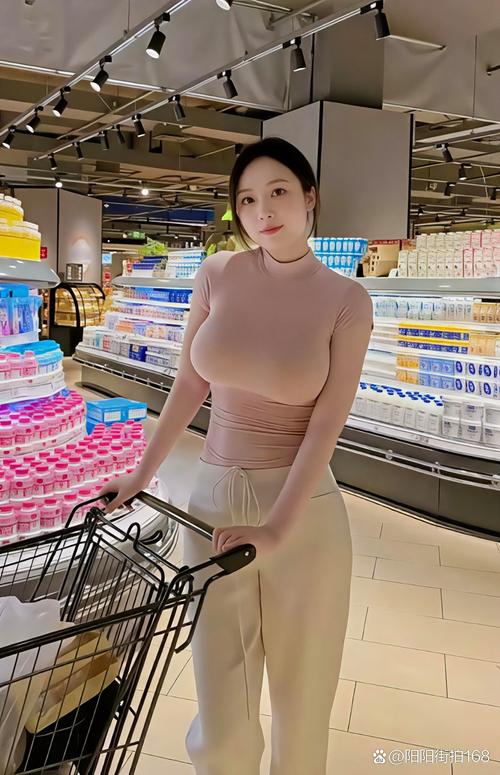 亚洲乱熟女一区二区的相关介绍