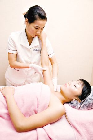 日本少妇特殊精油按摩舒缓手法，深度放松身心定制体验