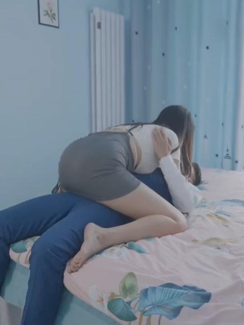 美女性感丝袜av一区二区的相关介绍