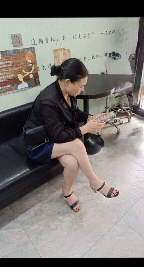 国内精品少妇av的相关介绍