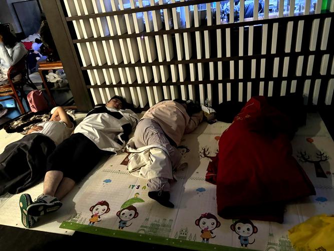 亚洲少妇四区的相关介绍