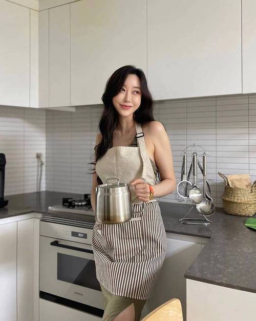 根据您的需求，生成一个符合SEO规范并包含3个长尾关键词的标题：  
**91少妇人妻日常穿搭与居家生活分享，教你打造优雅少妇人妻风格**  
（长尾关键词：少妇人妻日常穿搭、少妇人妻居家生活、少妇人妻风格）